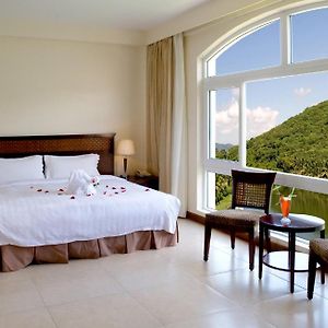 Lake View Double or Twin Bed