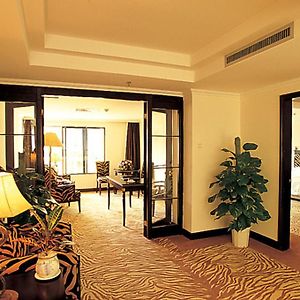 Open Mountain View Suite